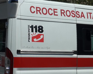 Cade col parapendio, donna soccorsa nel Torinese